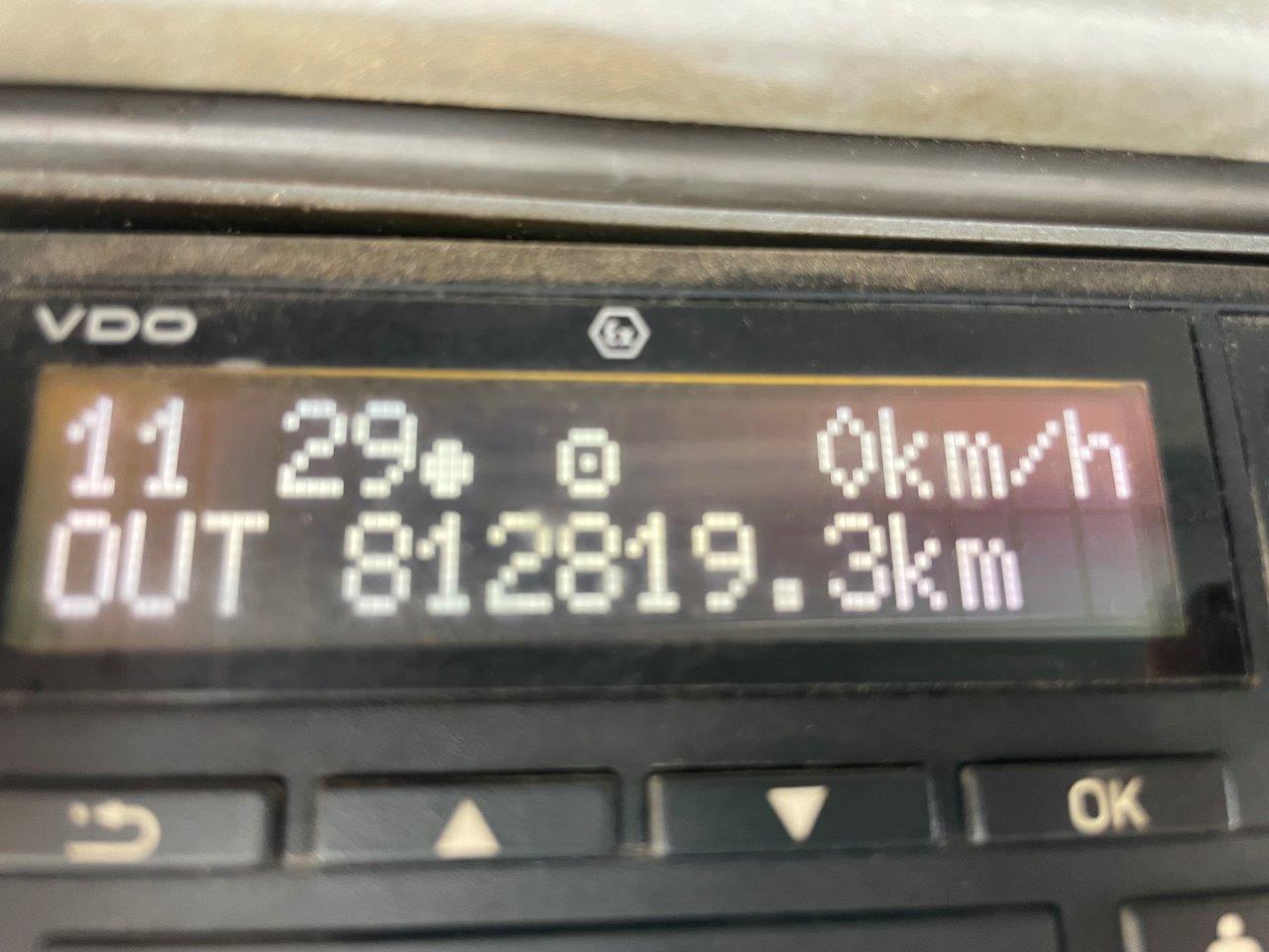 Mercedes Benz AXOR 1824K reťazový naťahovač kontajnerov EURO 4 automat VIN 600 6.4