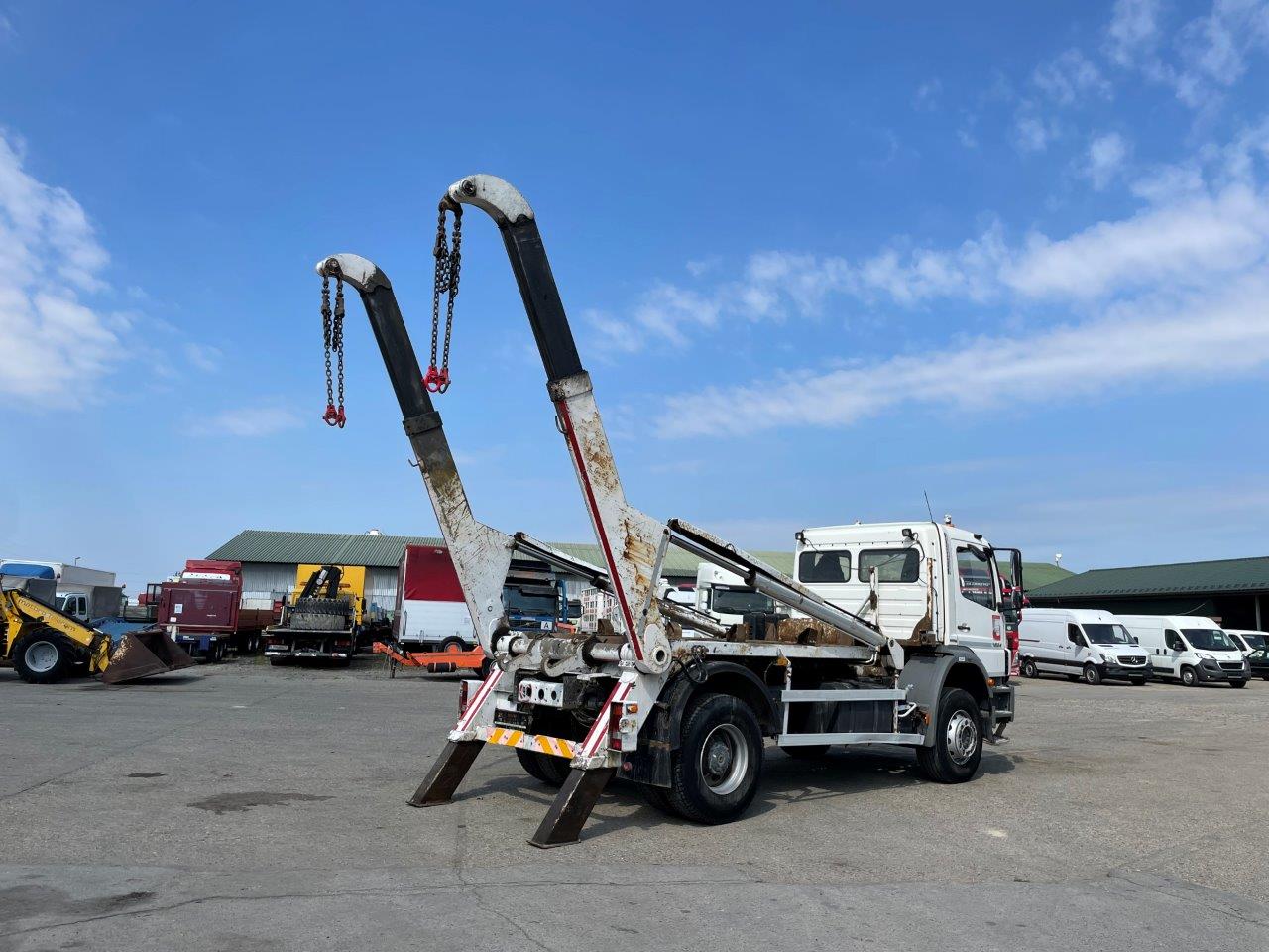 Mercedes Benz AXOR 1824K reťazový naťahovač kontajnerov EURO 4 automat VIN 600 6.4