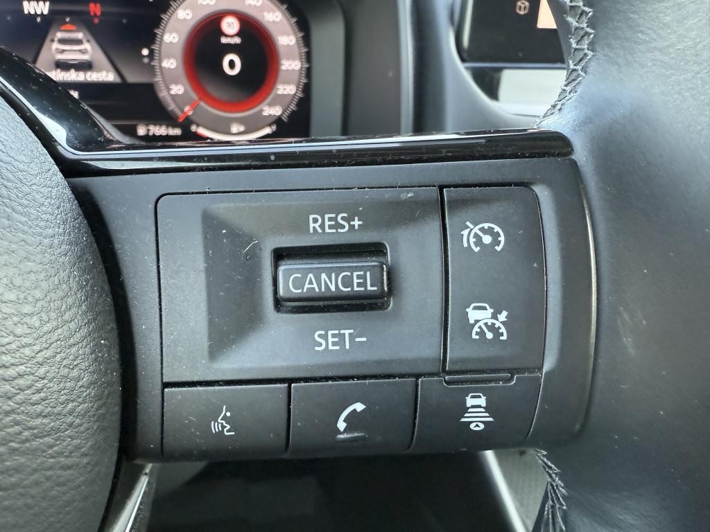 Nissan Qashqai N-Connecta 158k Mild Hybrid Manuál