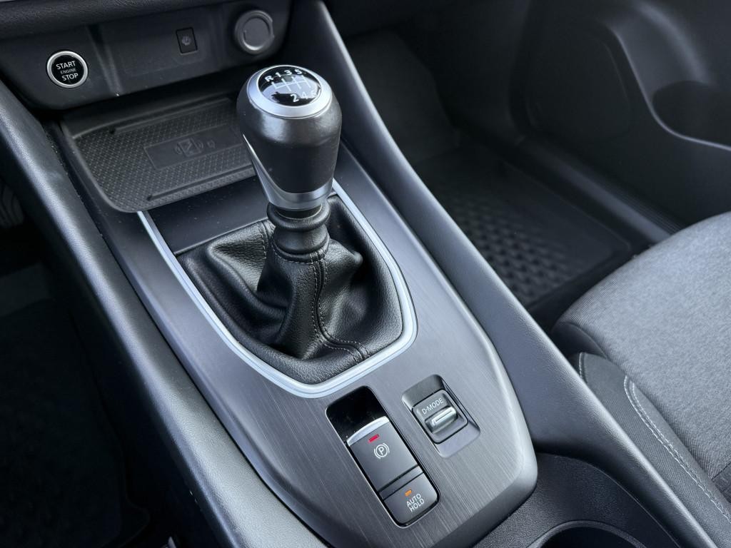 Nissan Qashqai N-Connecta 158k Mild Hybrid Manuál