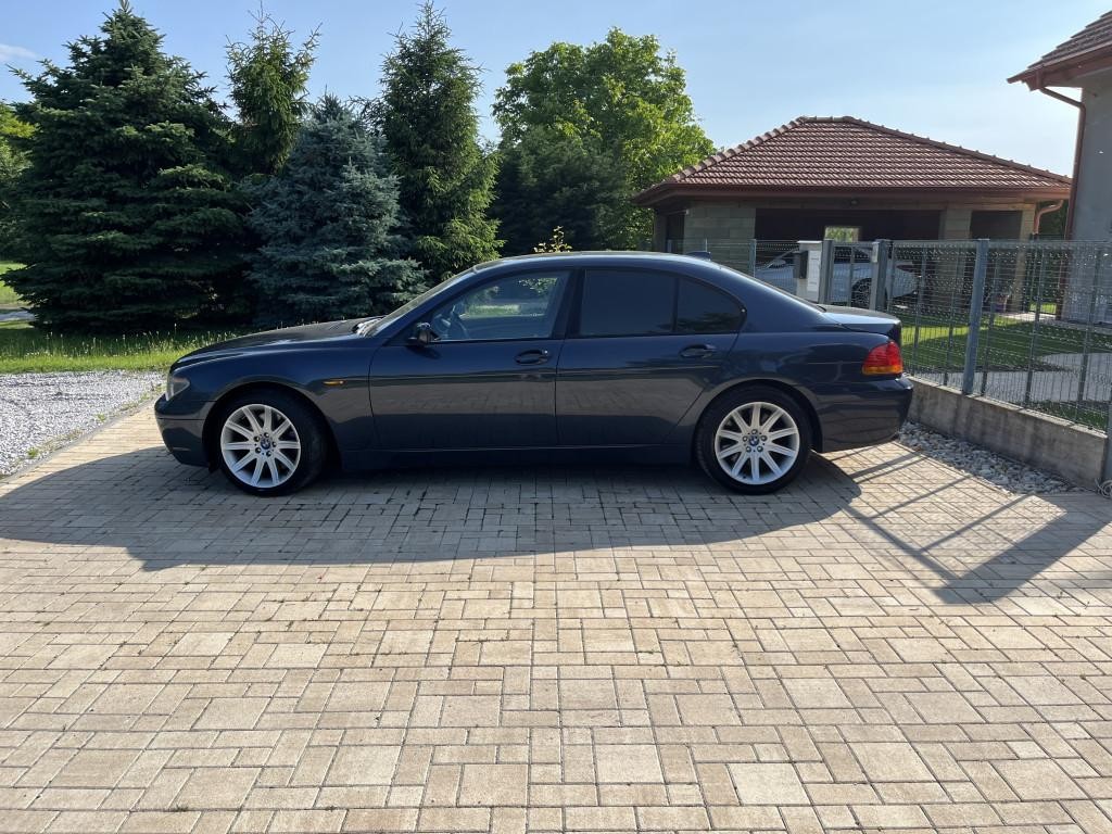BMW rad 7 760 i A/T