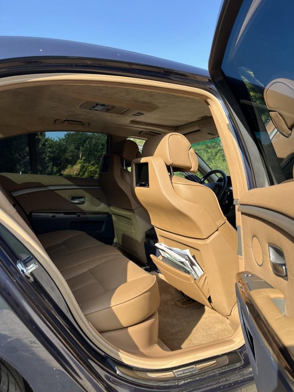 BMW rad 7 760 i A/T