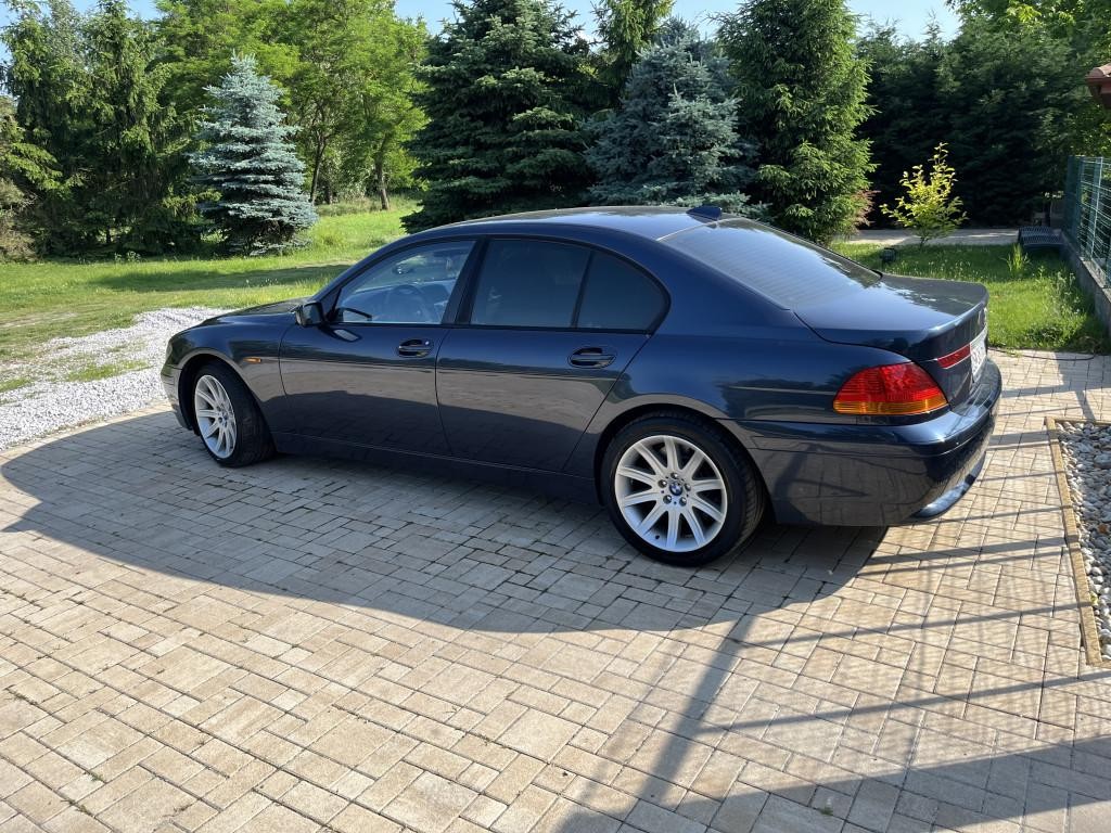 BMW rad 7 760 i A/T