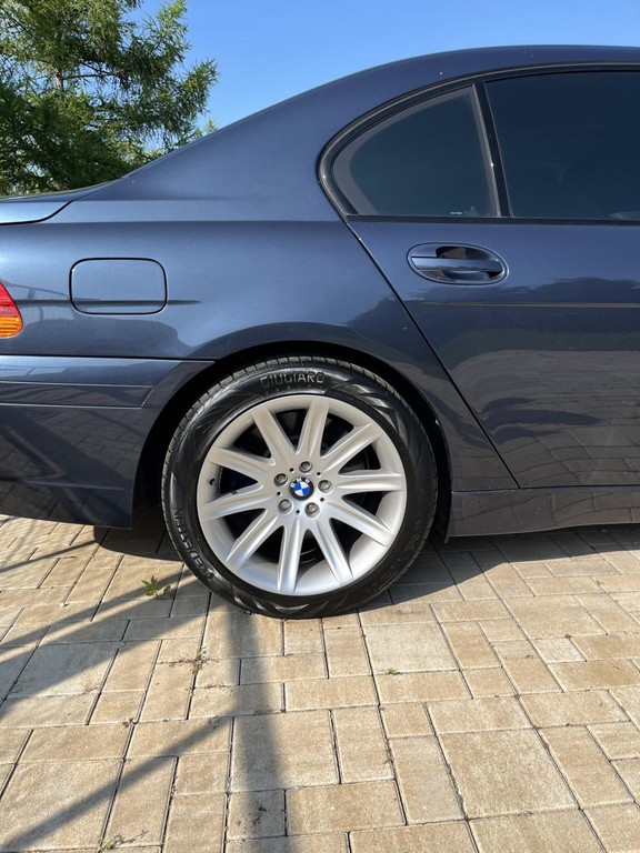 BMW rad 7 760 i A/T