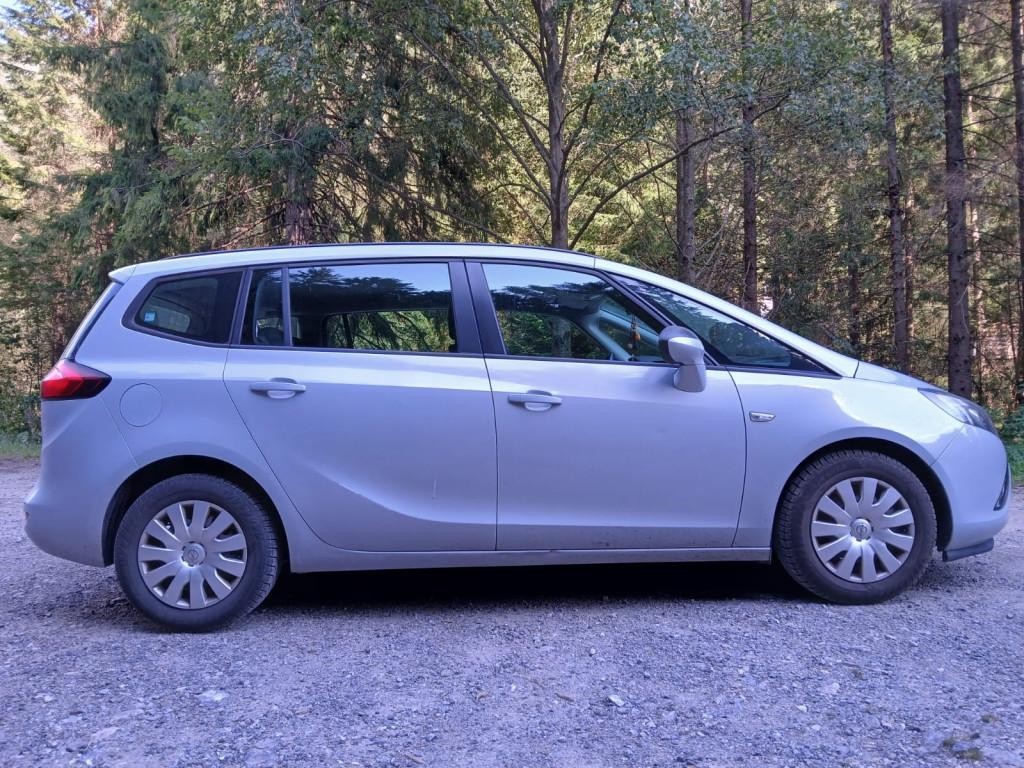 Opel Zafira Tourer Combi 100kw Manuál