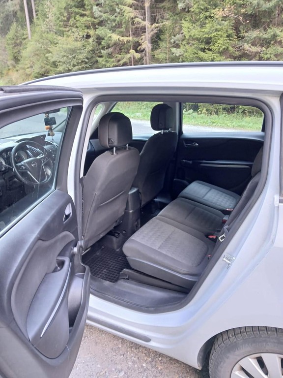 Opel Zafira Tourer Combi 100kw Manuál
