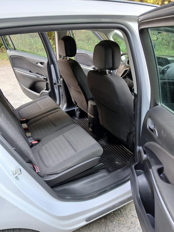 Opel Zafira Tourer Combi 100kw Manuál