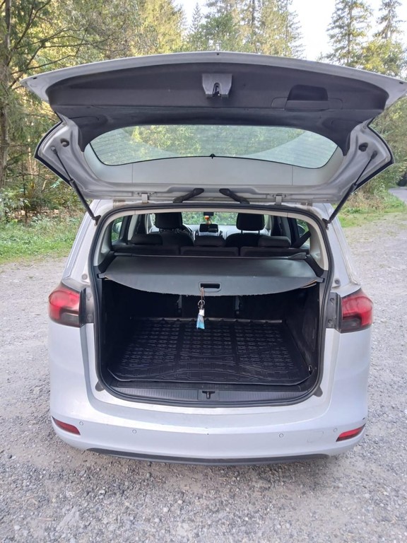 Opel Zafira Tourer Combi 100kw Manuál