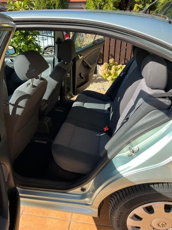 Škoda Octavia 1.6 TOUR