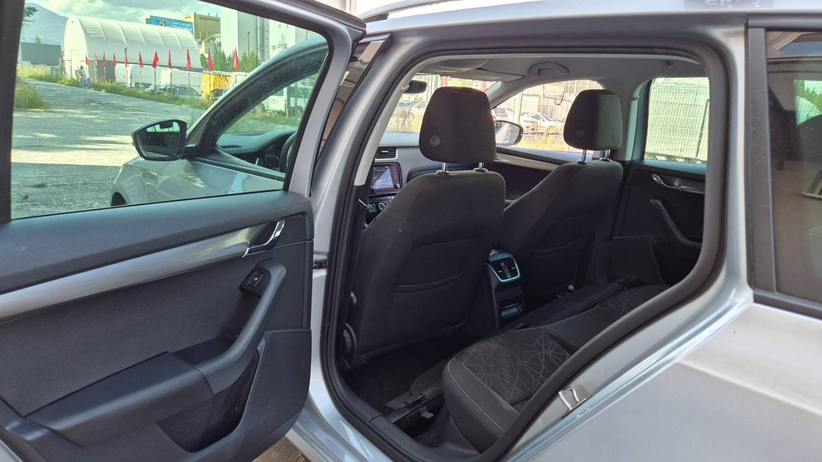 Škoda Octavia Combi 1.6 TDI 115k Drive DSG