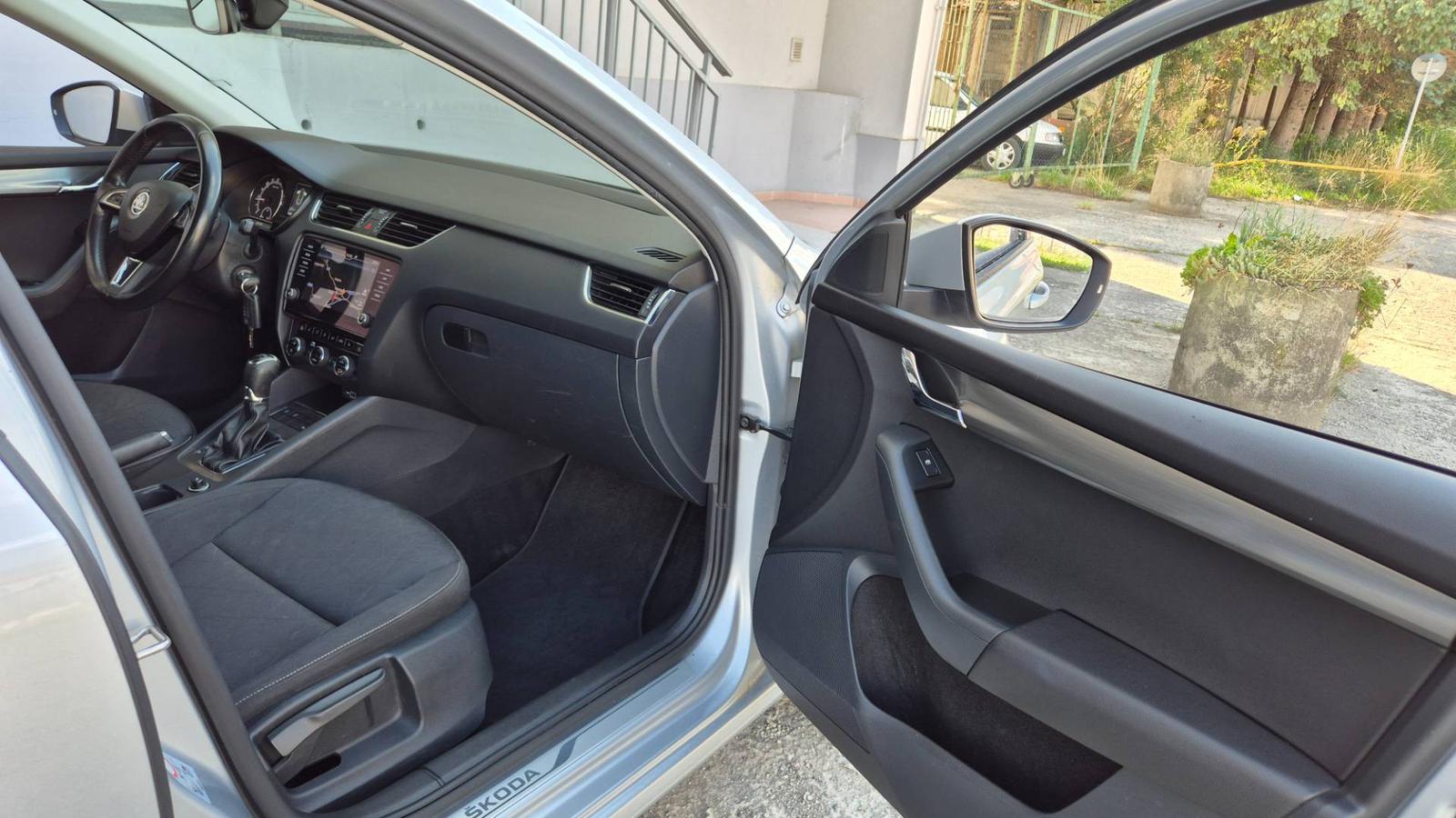 Škoda Octavia Combi 1.6 TDI 115k Drive DSG