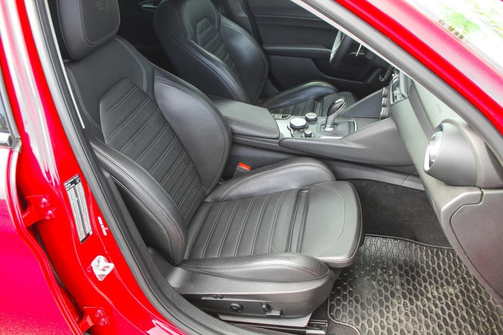 Alfa Romeo Giulia 2.2 JTDM Veloce AT AWD