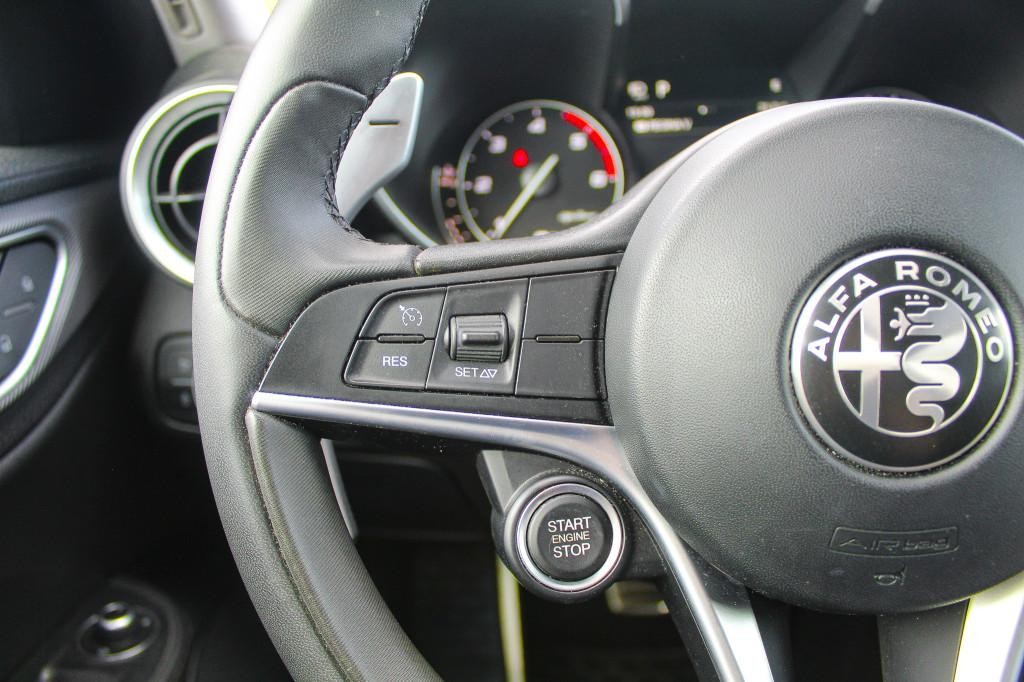 Alfa Romeo Giulia 2.2 JTDM Veloce AT AWD