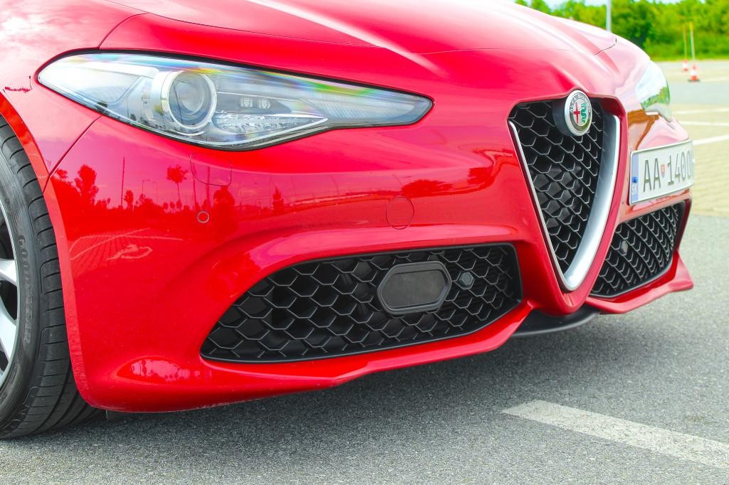 Alfa Romeo Giulia 2.2 JTDM Veloce AT AWD