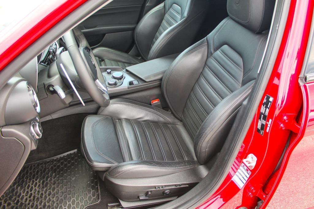 Alfa Romeo Giulia 2.2 JTDM Veloce AT AWD