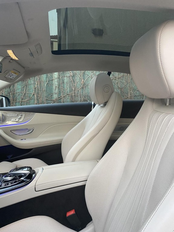 Mercedes E trieda 400 4MATIC A/T