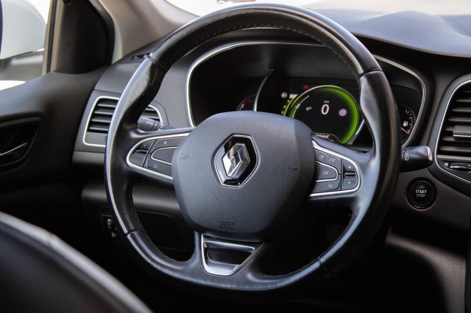 Renault Mégane Grandtour Energy TCe 130 BOSE EDC, 97kW, A7, /AJ NA SPLÁTKY / SVK / 1.M/