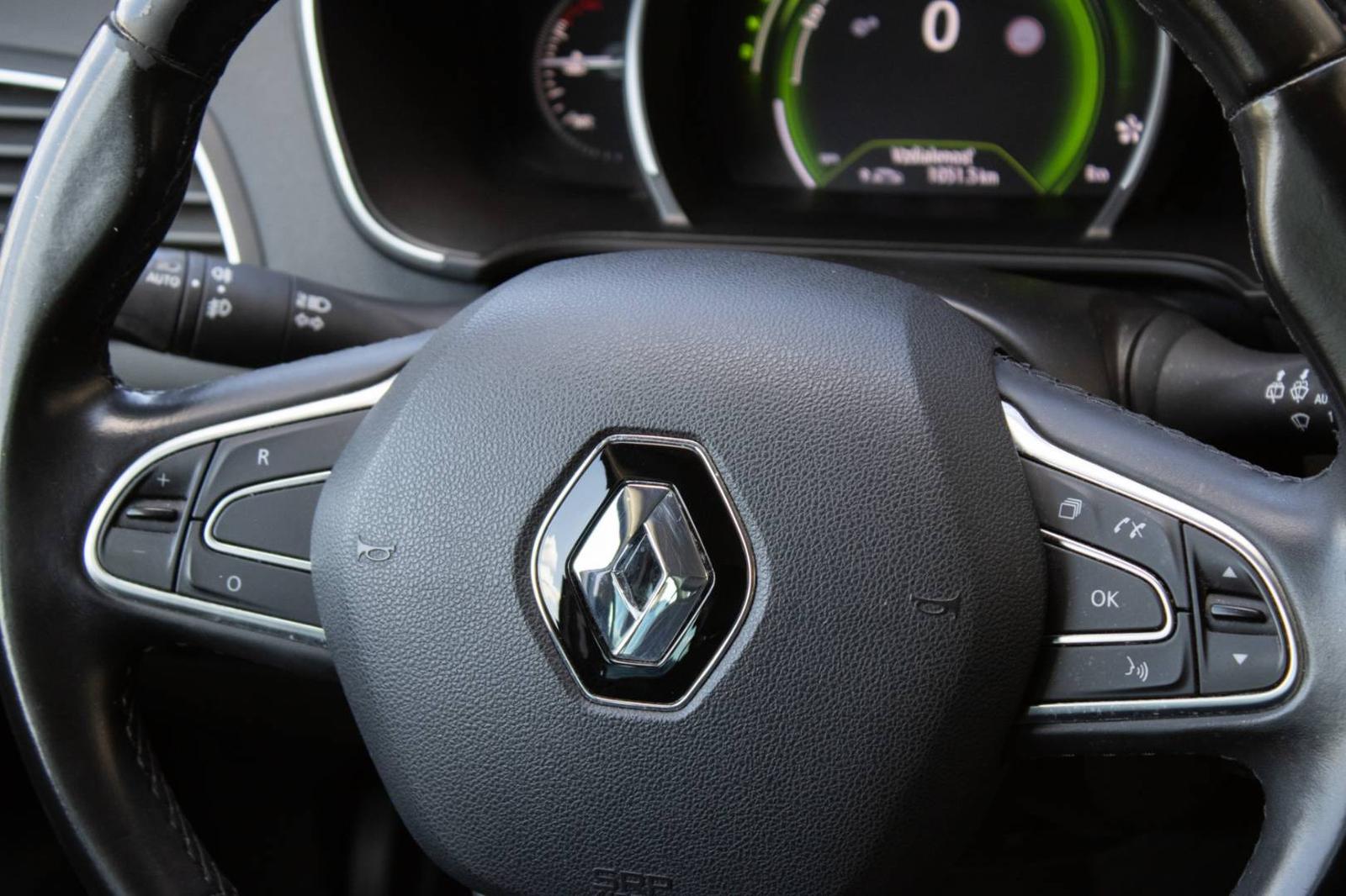 Renault Mégane Grandtour Energy TCe 130 BOSE EDC, 97kW, A7, /AJ NA SPLÁTKY / SVK / 1.M/