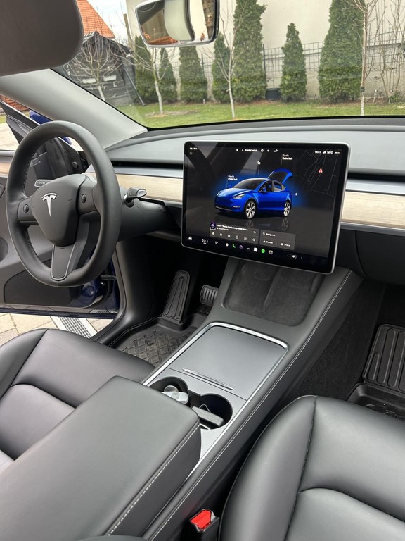 Tesla Model Y Combi 378kw Automat