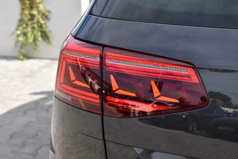 Volkswagen Passat Variant 1.5 TSI 110kW DSG*TAŽNÉ*KAMERA