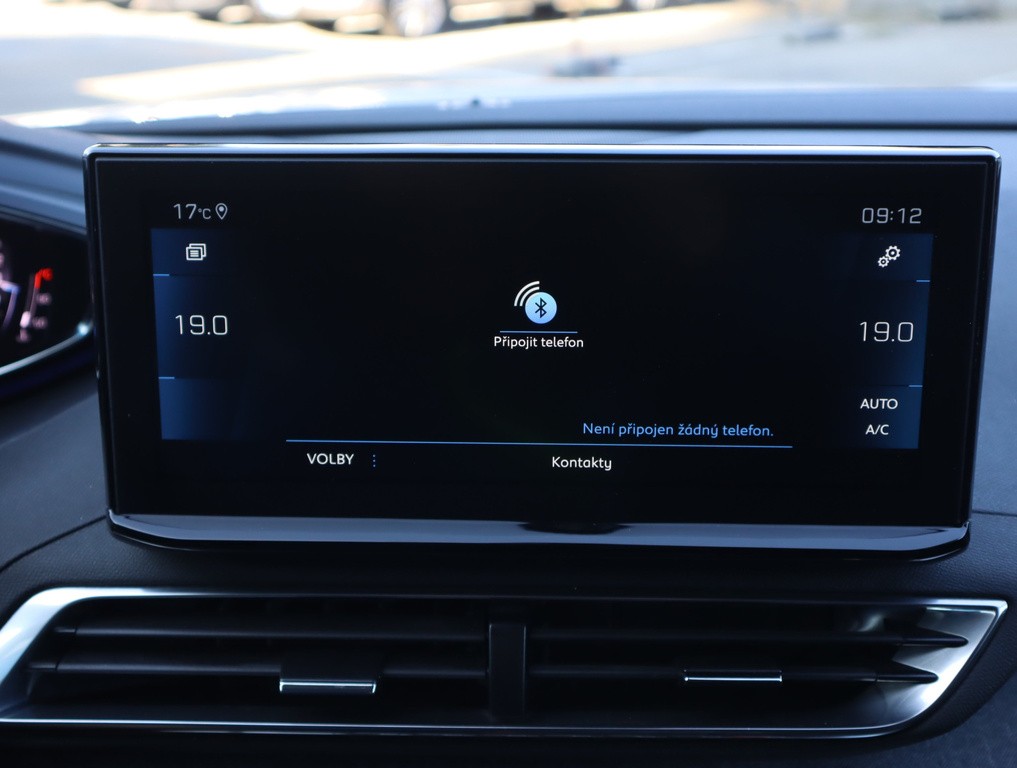 Peugeot 3008 Allure 1.2 PureTech sr auto , suv , usporny motor
