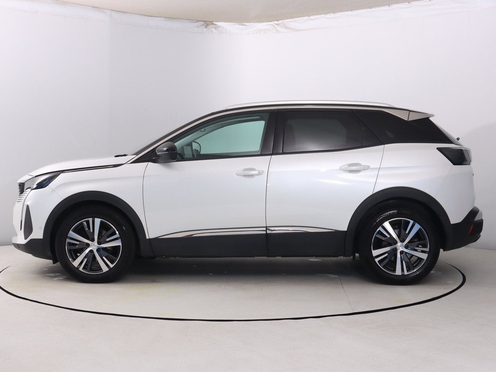Peugeot 3008 Allure 1.2 PureTech sr auto , suv , usporny motor