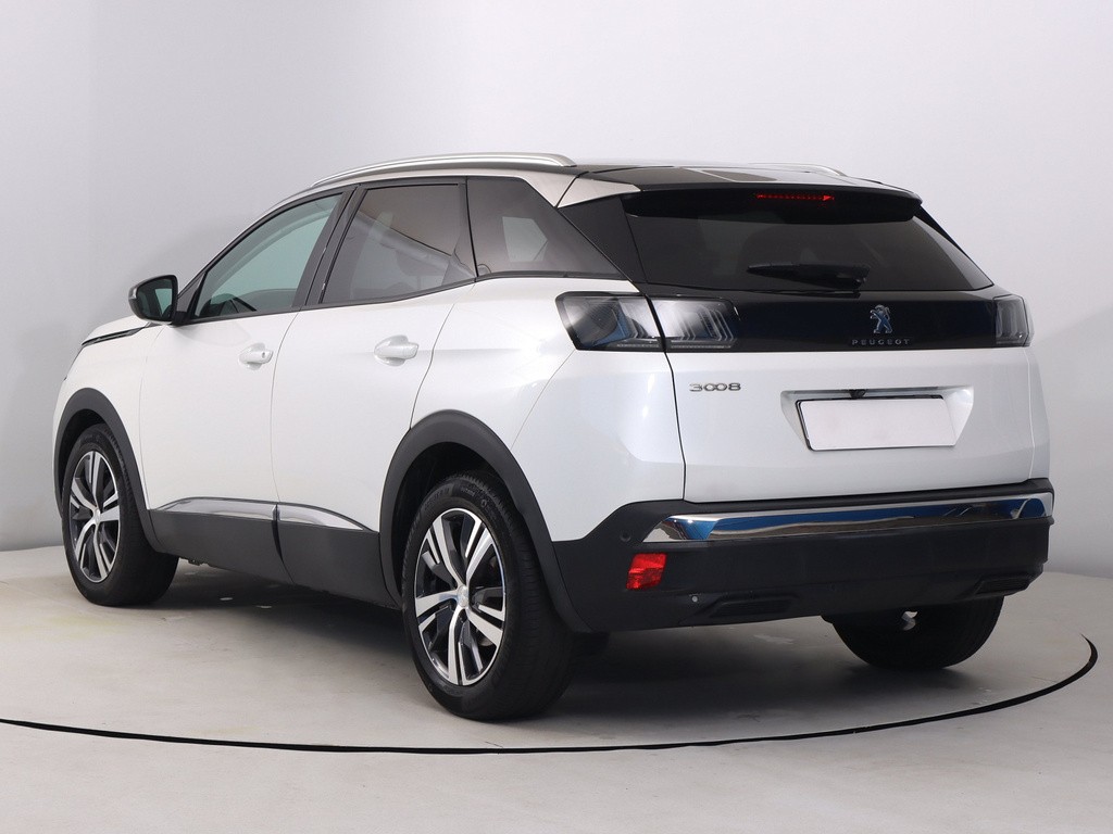 Peugeot 3008 Allure 1.2 PureTech sr auto , suv , usporny motor