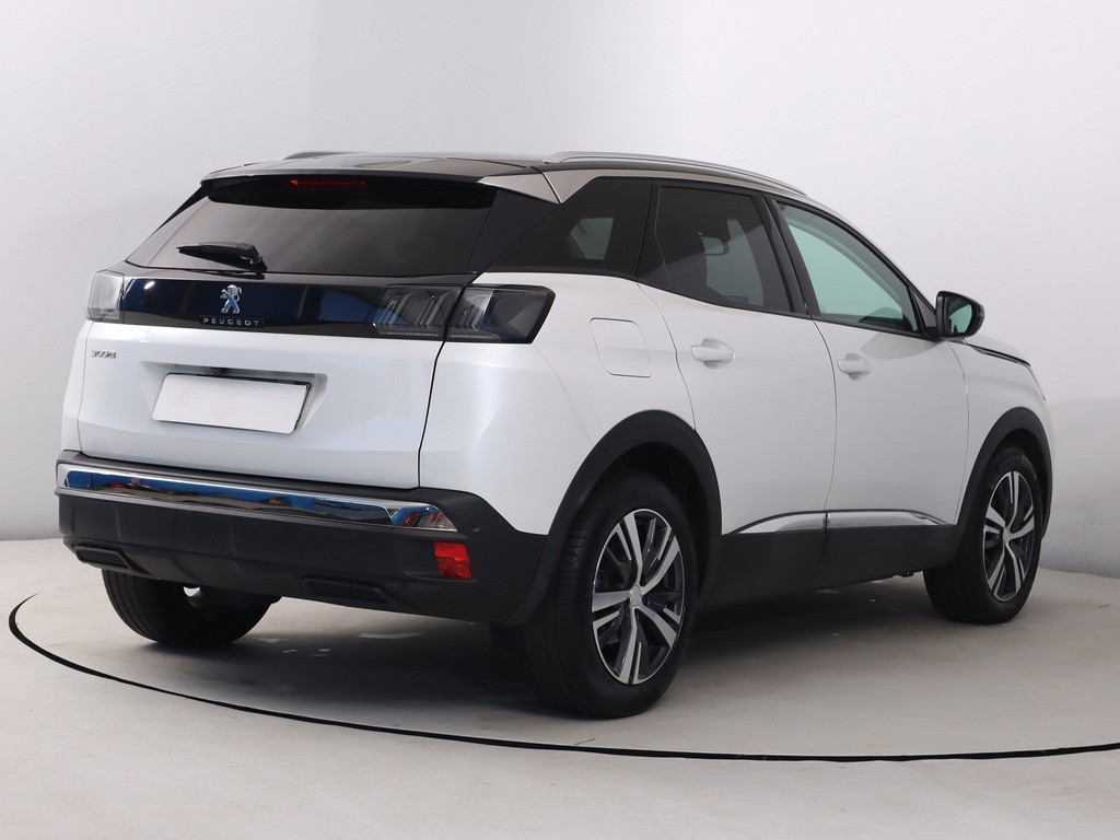 Peugeot 3008 Allure 1.2 PureTech sr auto , suv , usporny motor