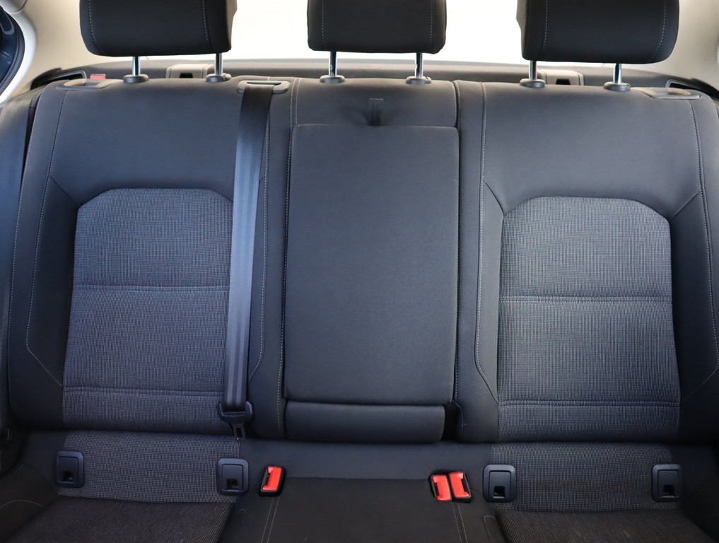 VW Passat Comfortline 2.0 TDI Tempomat, Park. senzory, Vyhř. sedaček