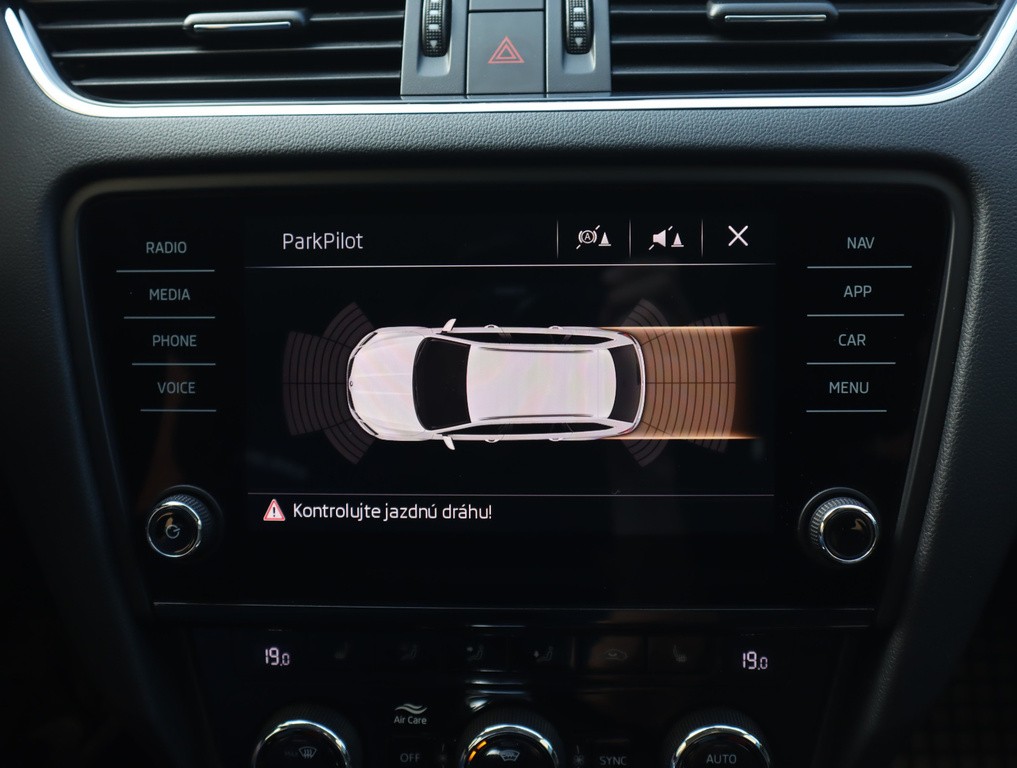 Skoda Octavia Style 2.0 TDI Automat, Navigácia, Tempomat