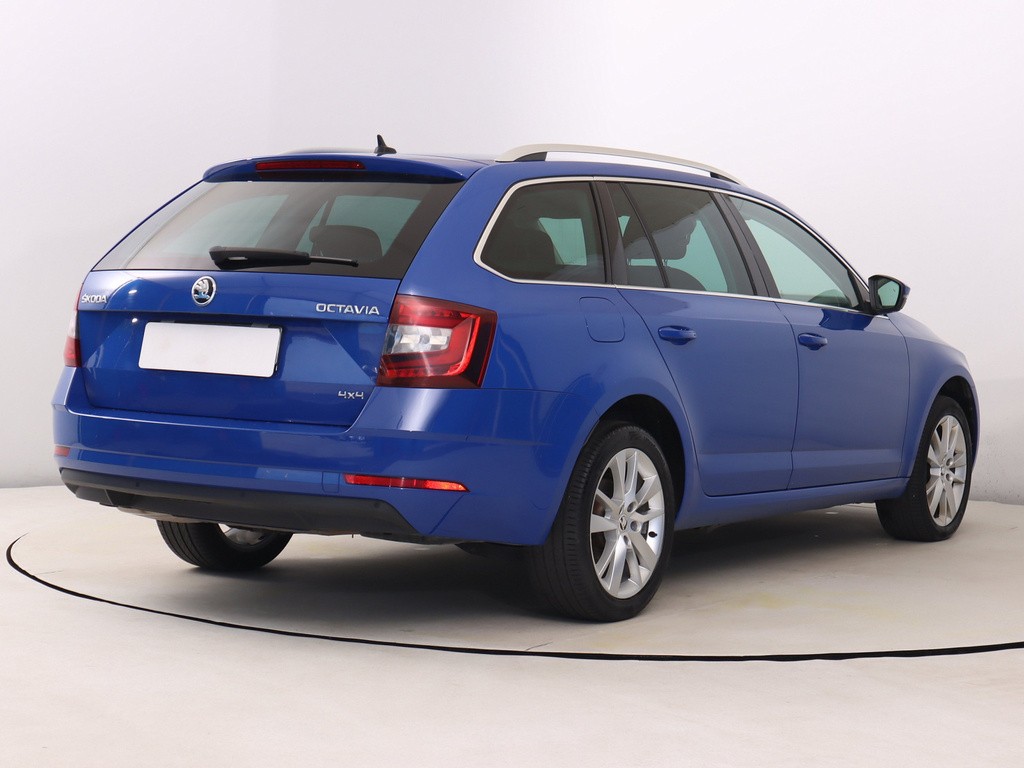 Skoda Octavia Style 2.0 TDI Automat, Navigácia, Tempomat