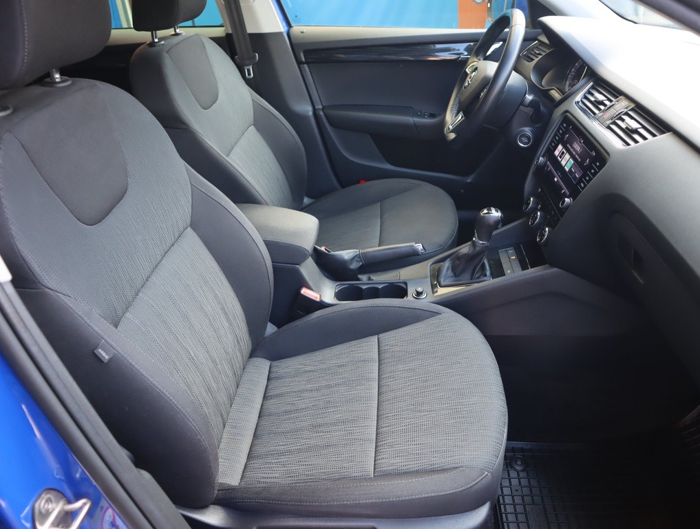 Skoda Octavia Style 2.0 TDI Automat, Navigácia, Tempomat