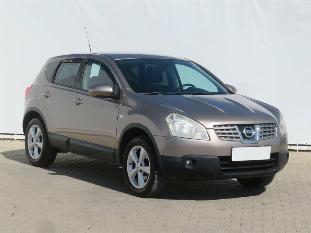 Nissan Qashqai 1.6 Serv.kniha, Tempomat, Park. senzory