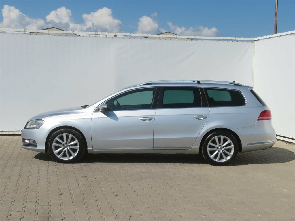 VW Passat Comfortline 2.0 TDI Automat, Koža, Navigácia, Xenóny