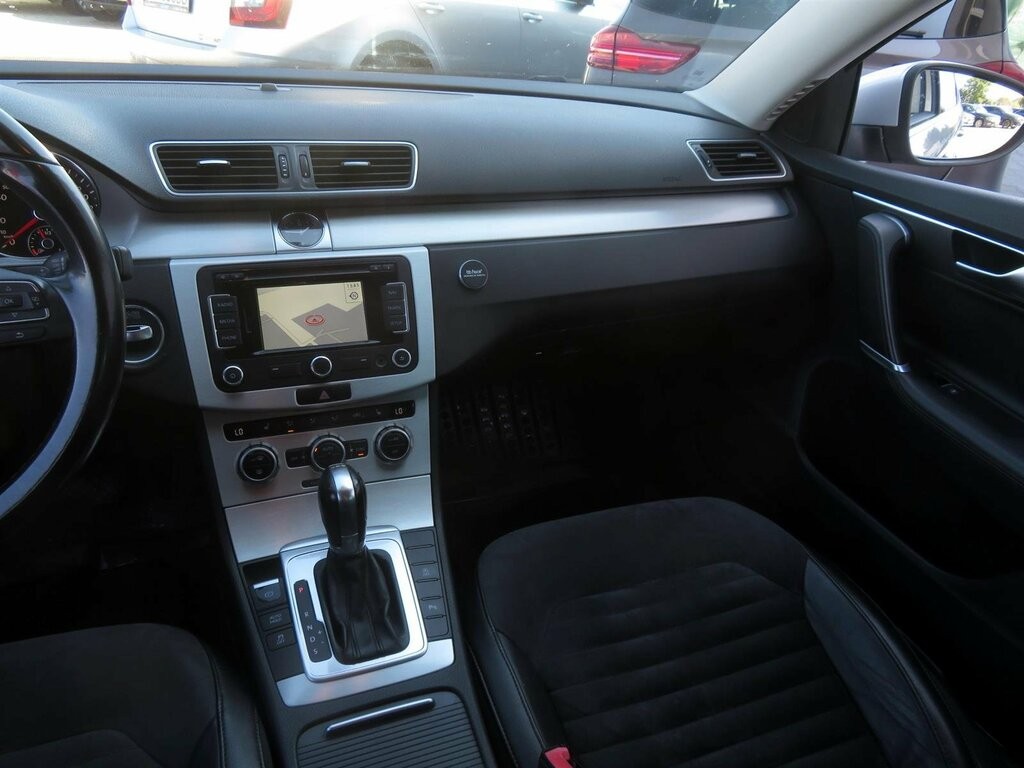 VW Passat Comfortline 2.0 TDI Automat, Koža, Navigácia, Xenóny