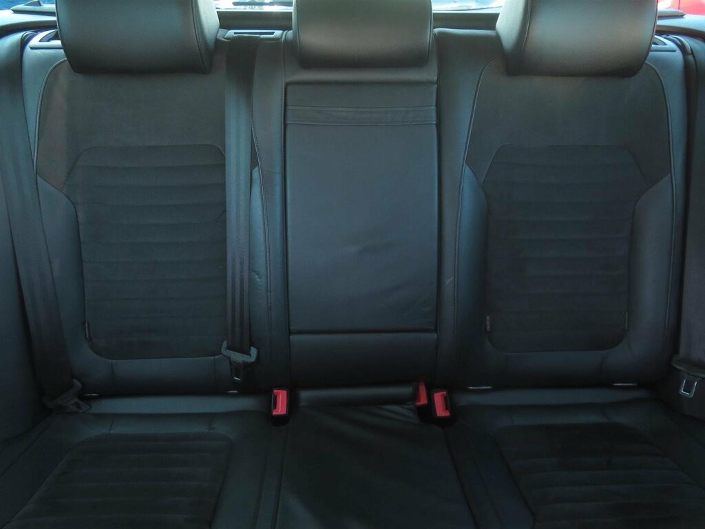 VW Passat Comfortline 2.0 TDI Automat, Koža, Navigácia, Xenóny