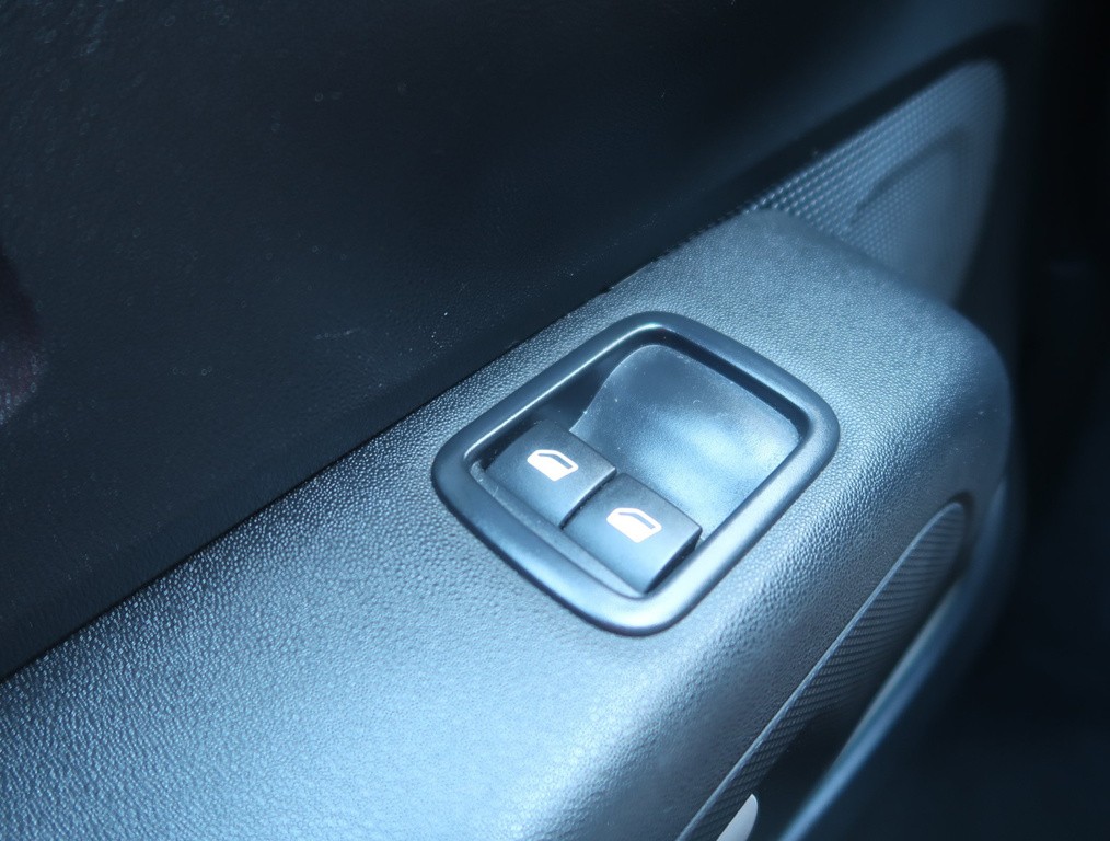 Citroen C3 1.2 PureTech Serv.kniha, Tempomat, Park. senzory
