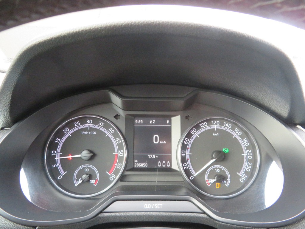 Skoda Octavia Ambition 1.6 TDI Automat, Navigácia, Tempomat