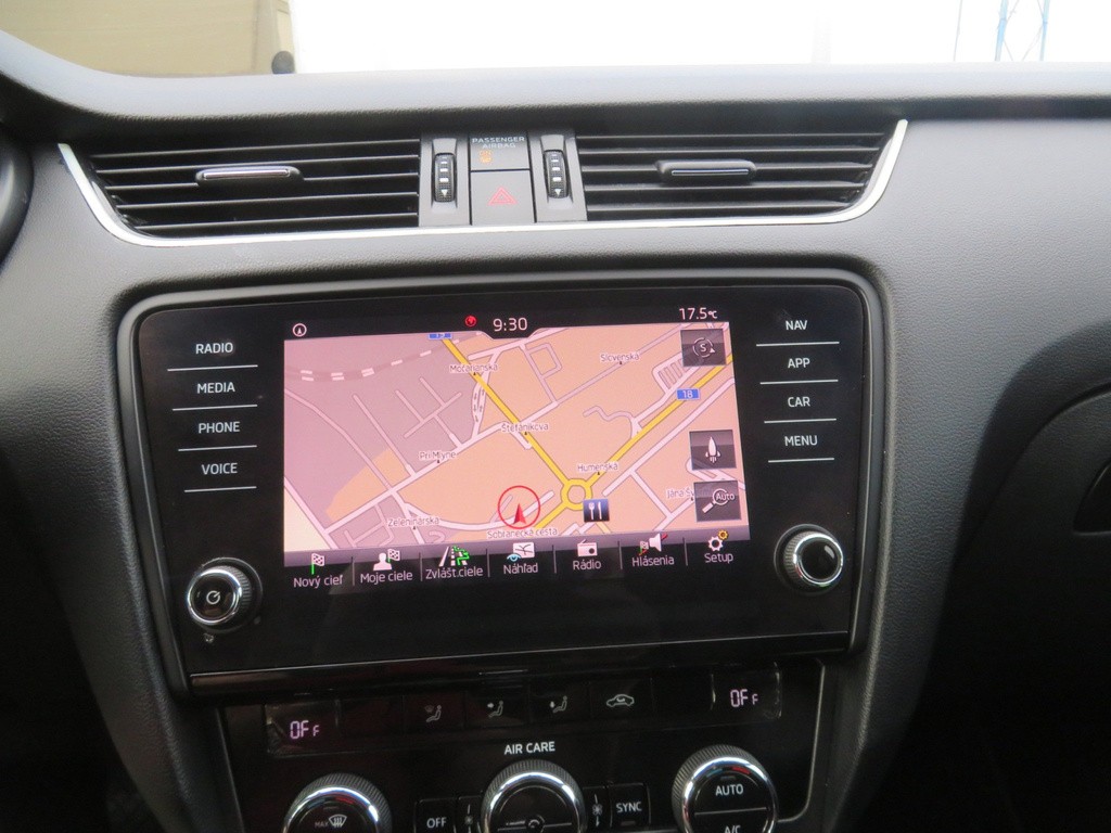 Skoda Octavia Ambition 1.6 TDI Automat, Navigácia, Tempomat