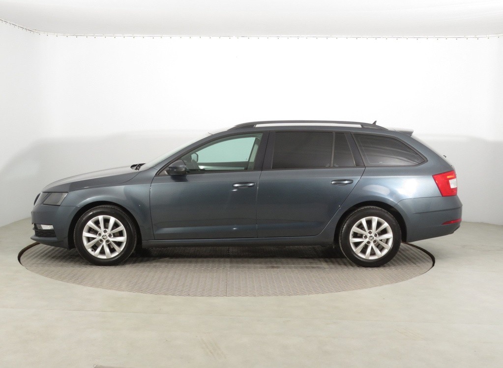 Skoda Octavia Ambition 1.6 TDI Automat, Navigácia, Tempomat