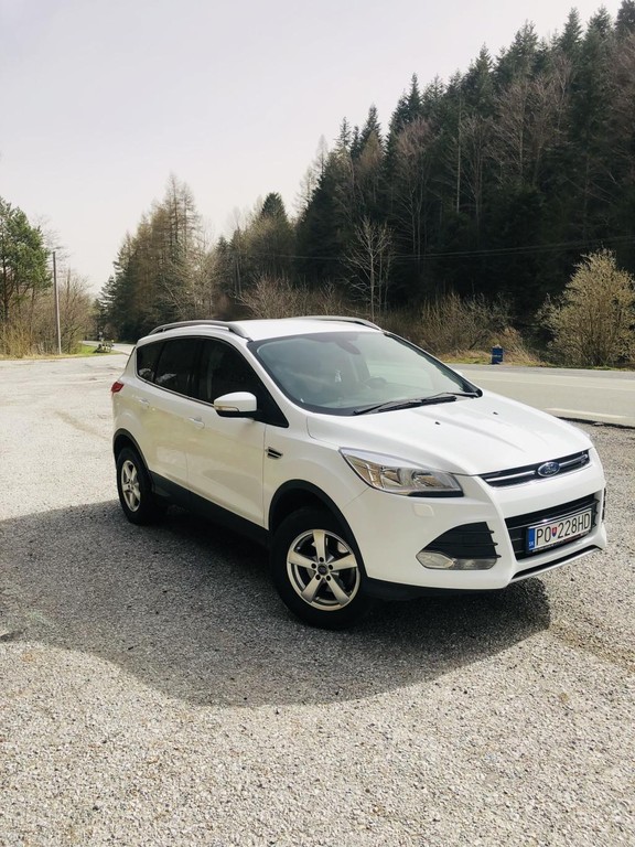 Ford Kuga SUV 110kw Manuál
