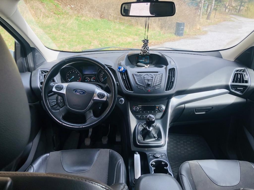 Ford Kuga SUV 110kw Manuál