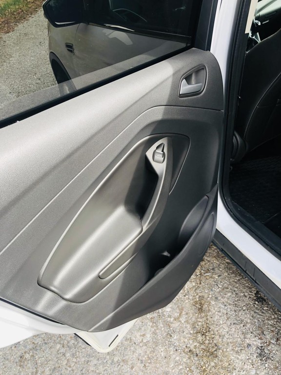 Ford Kuga SUV 110kw Manuál