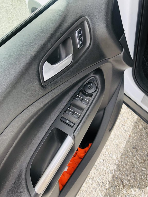 Ford Kuga SUV 110kw Manuál