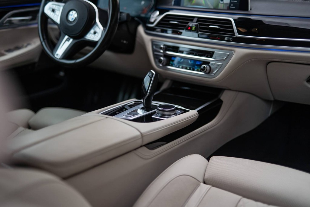 BMW Rad 7 750d xDrive A/T