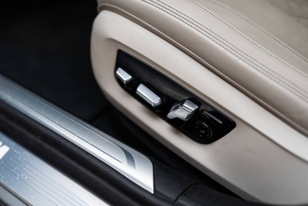 BMW Rad 7 750d xDrive A/T