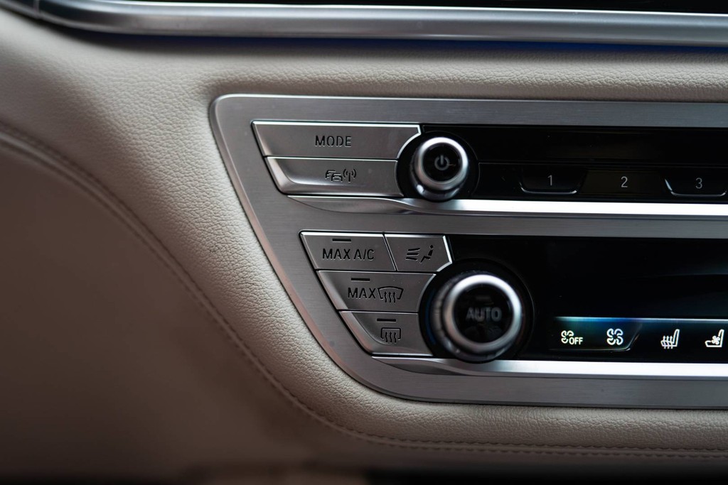 BMW Rad 7 750d xDrive A/T