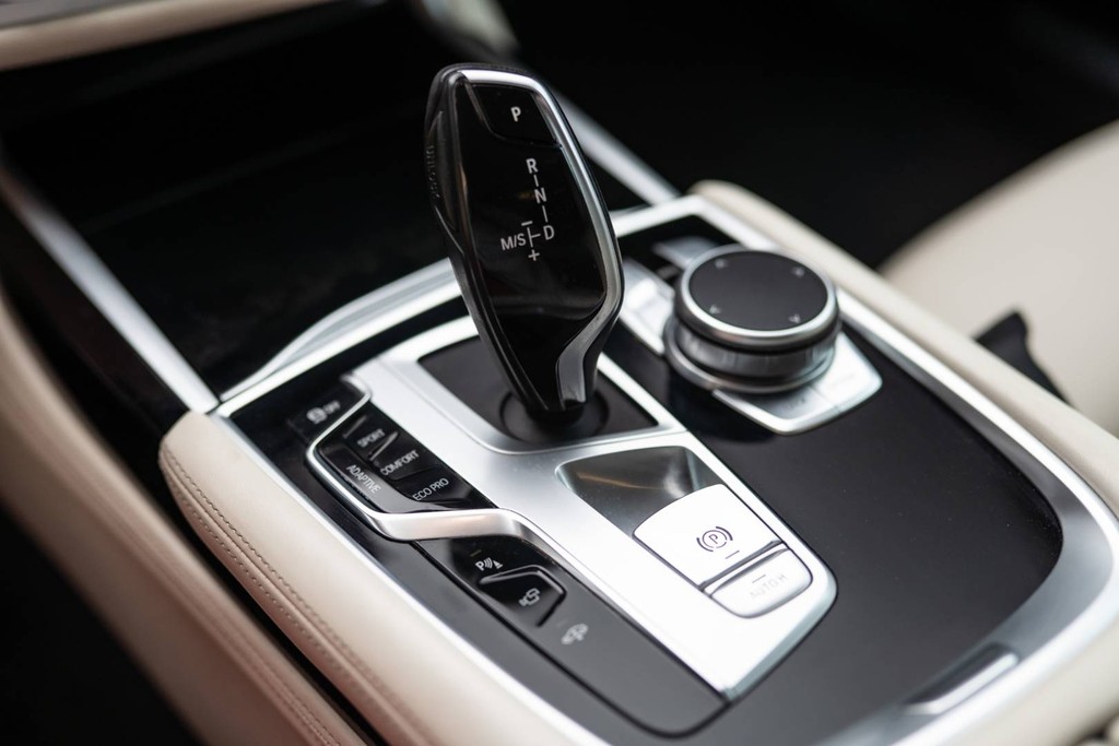 BMW Rad 7 750d xDrive A/T