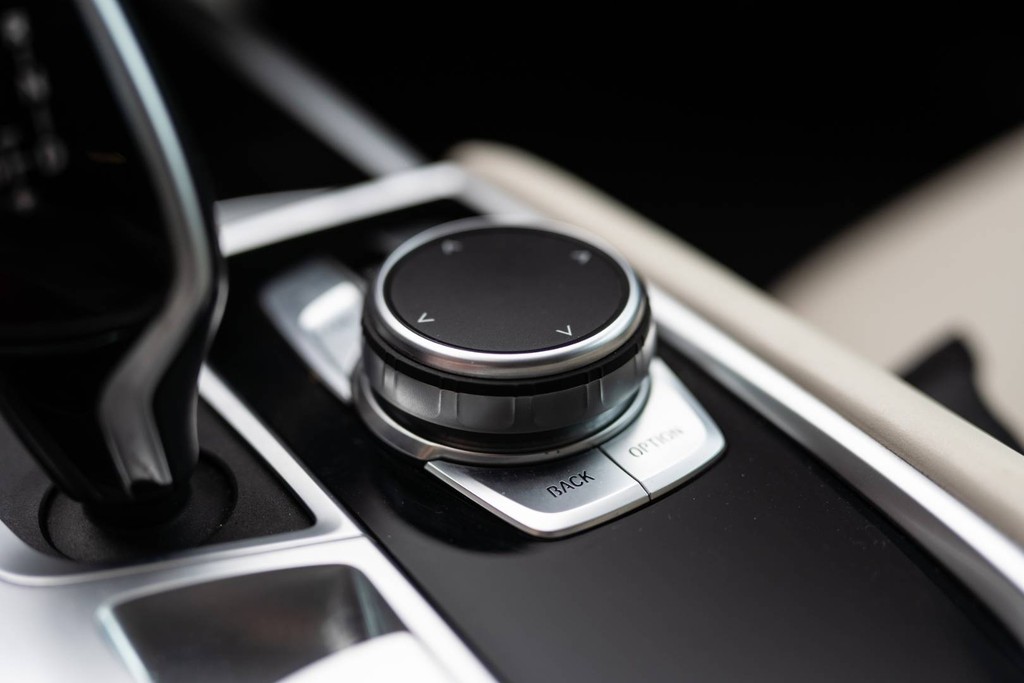 BMW Rad 7 750d xDrive A/T