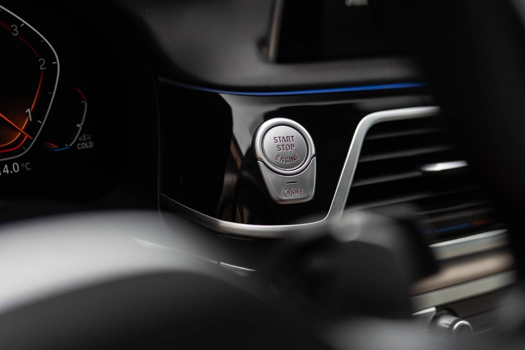 BMW Rad 7 750d xDrive A/T